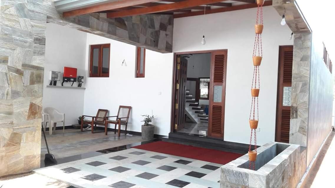 Sudarshi'S Home Dehiwala-Mount Lavinia Екстериор снимка